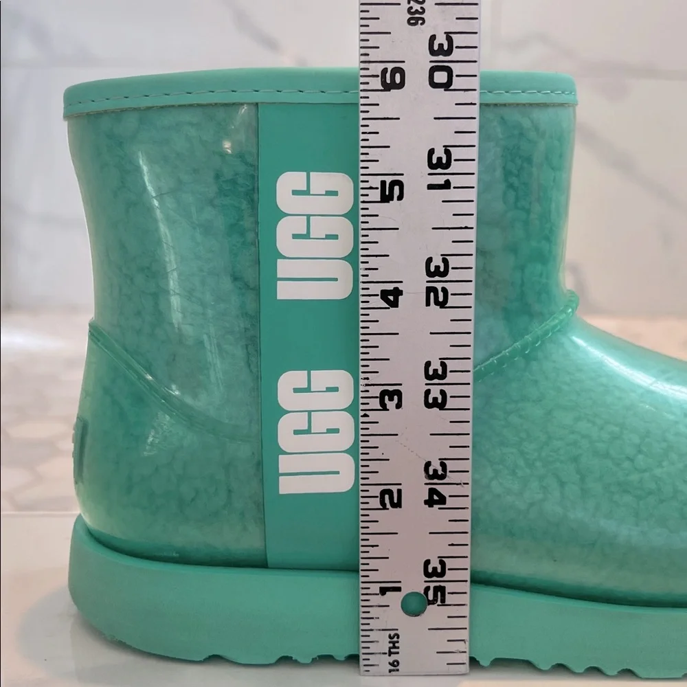 UGG Australia Classic Tide Pool Mini Waterproof Winter Rainboots Kids Size 4